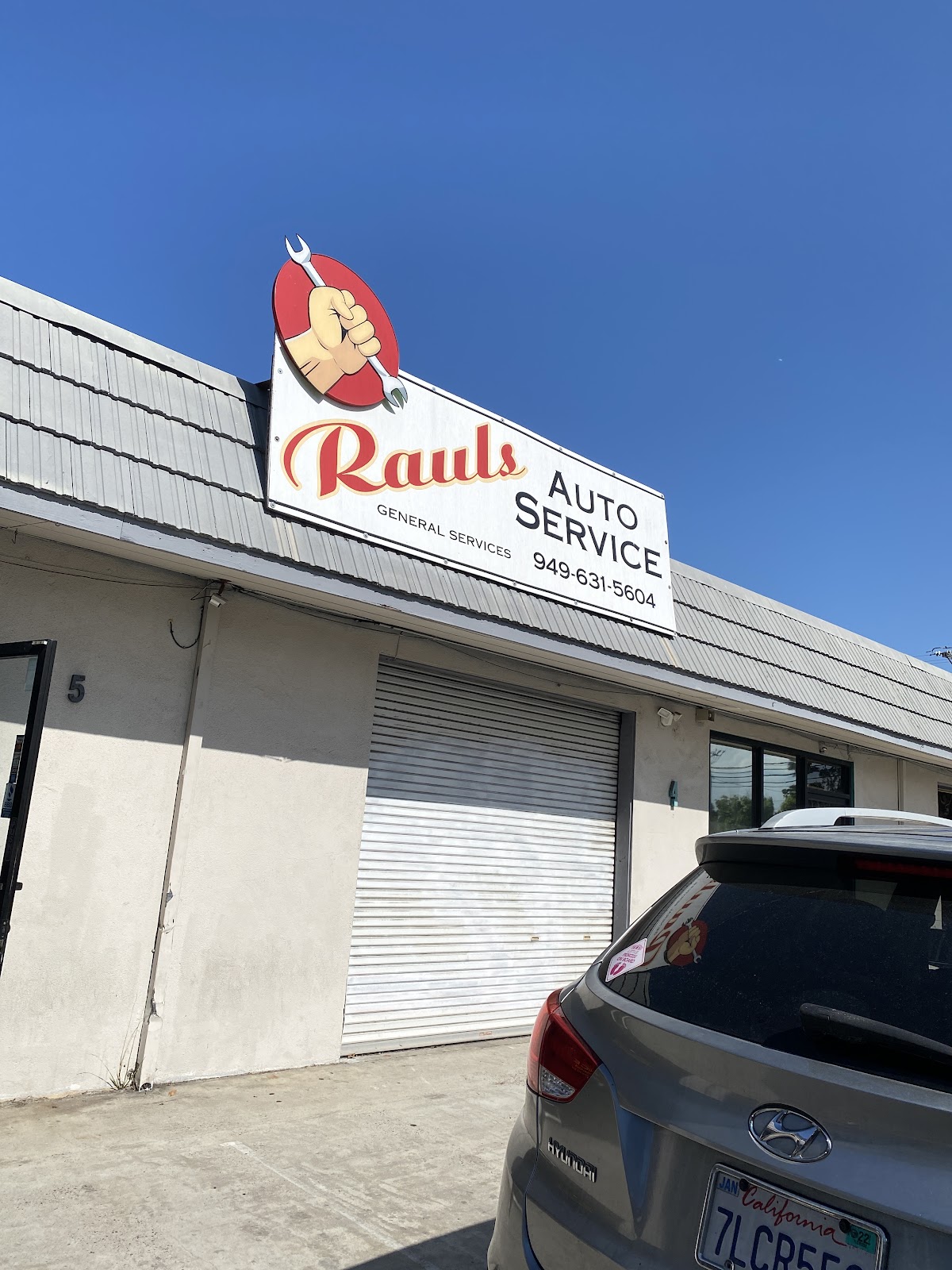 Raul's Auto Service shopfront and sign in Costa Mesa